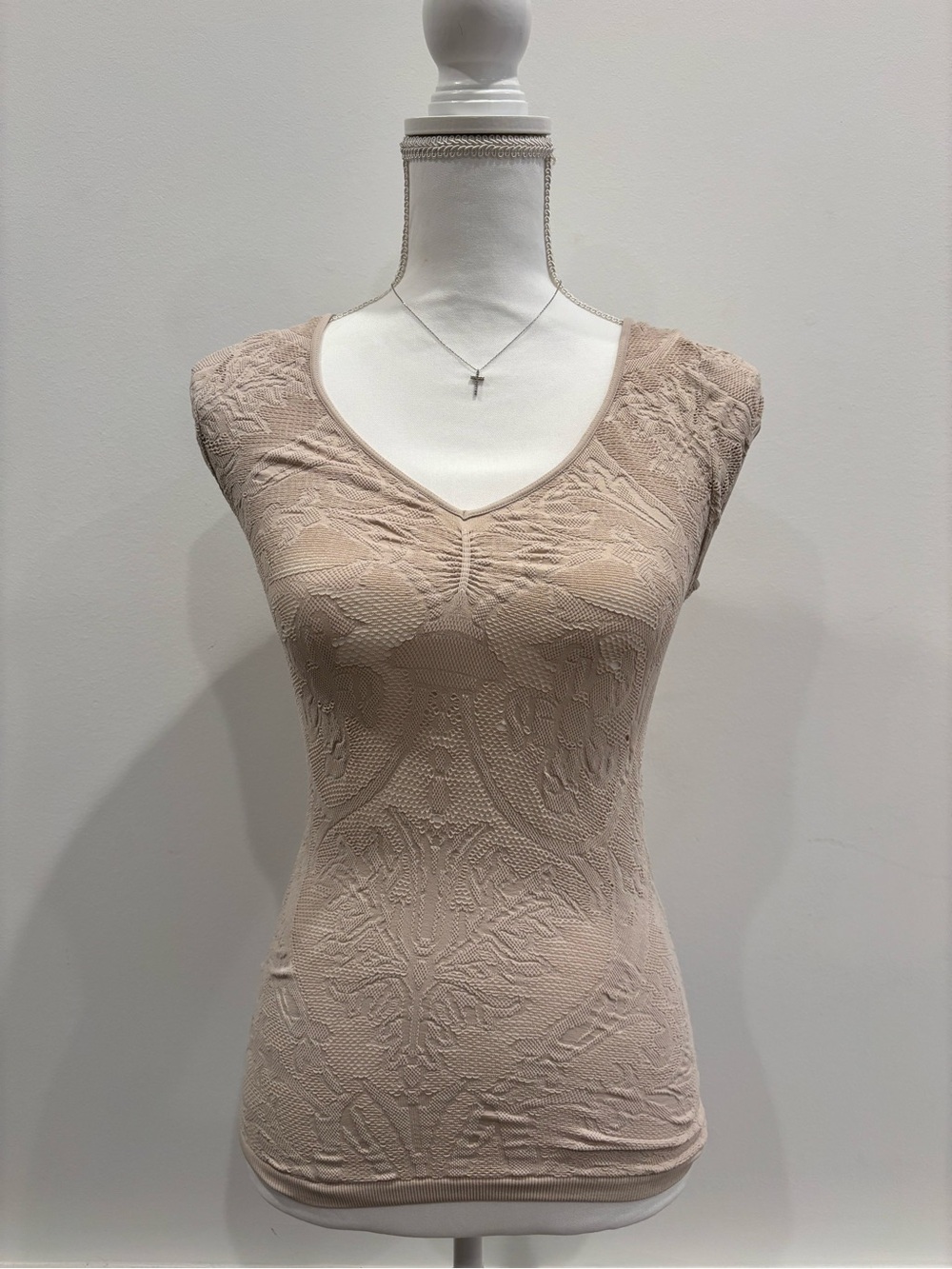 BEBE Textured Cap Sleeve Top